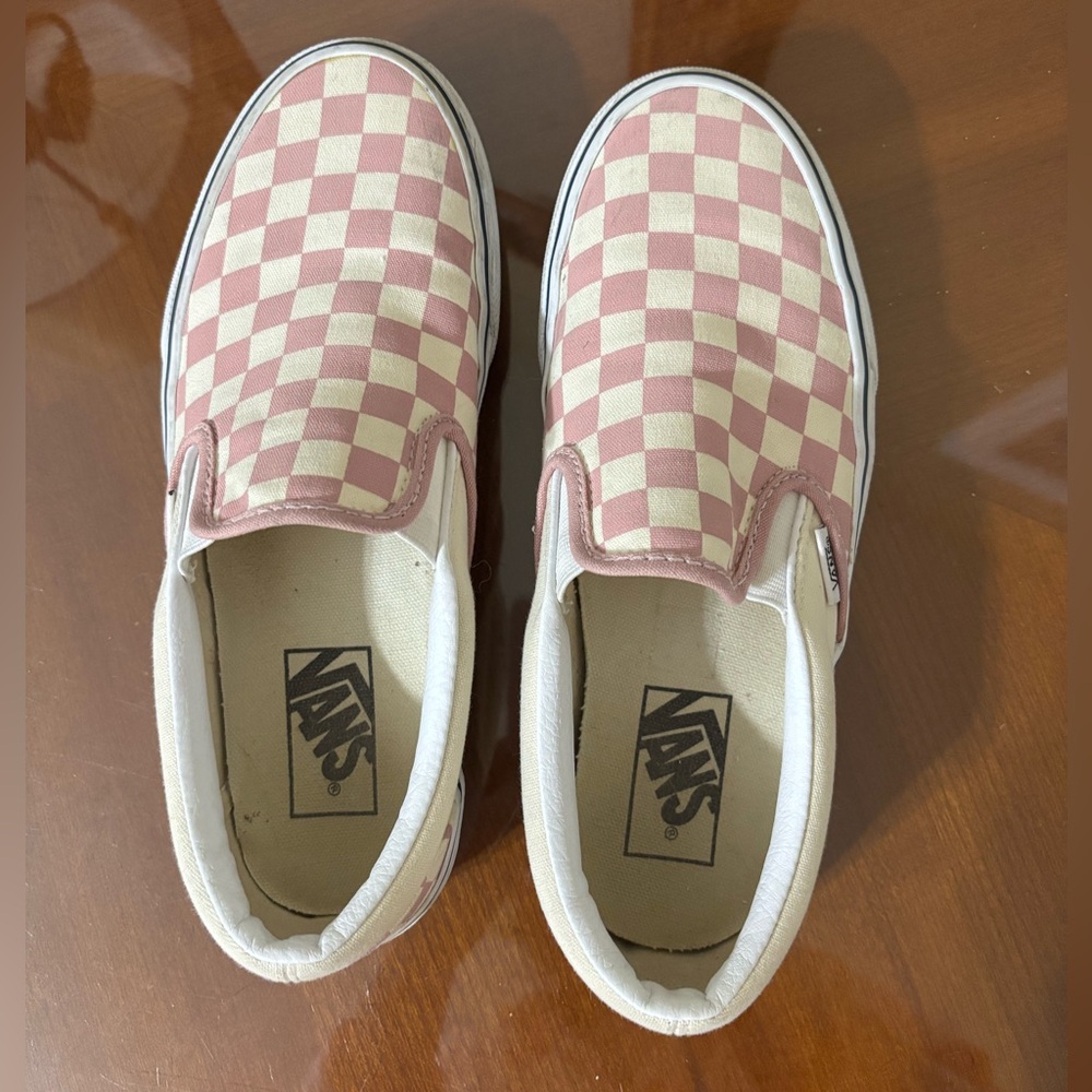 Vans Checkerboard Slip-On Sneakers Zephyr Pink and White Womens 7.5 Men’s/Boys 6